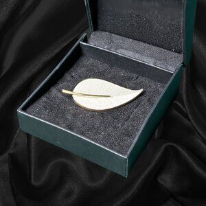 Vintage Alan J White Enamel / Goldtone Leaf Brooch